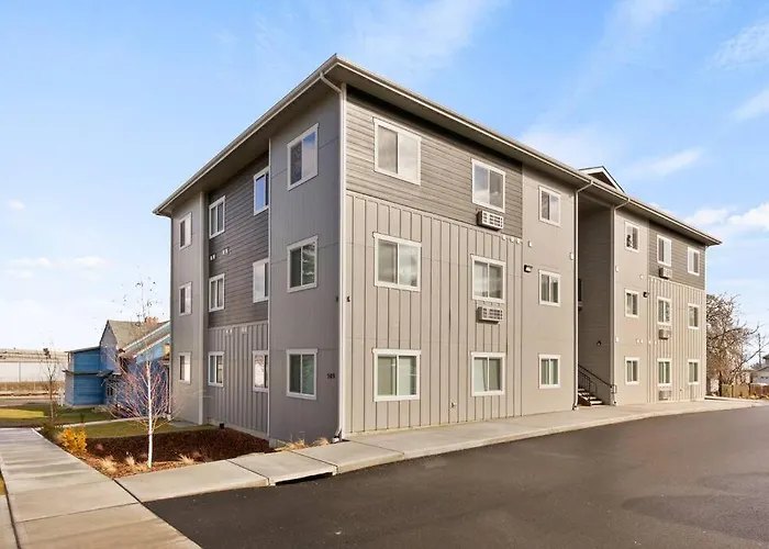 Full Ada Unit - 2 Bed 2 Bath Unit Near Downtown