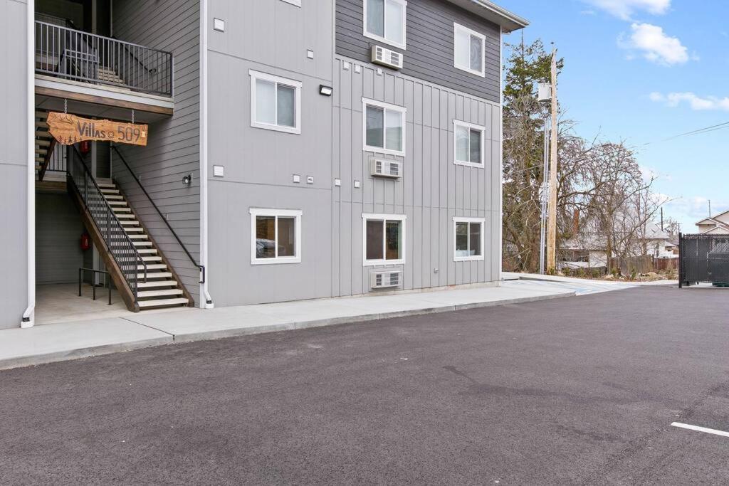 Apartment Full Ada Unit - 2 Bed 2 Bath Unit Near Downtown