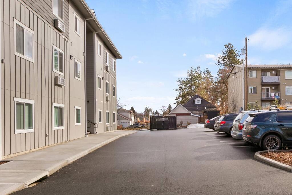 Full Ada Unit - 2 Bed 2 Bath Unit Near Downtown Spokane